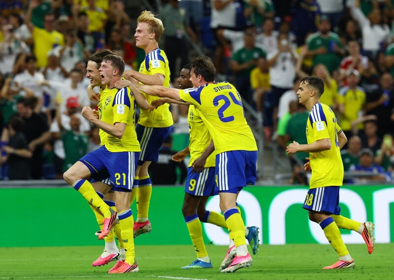 Thụy Điển vs Romania - Chờ thầy trò Potter bùng nổ