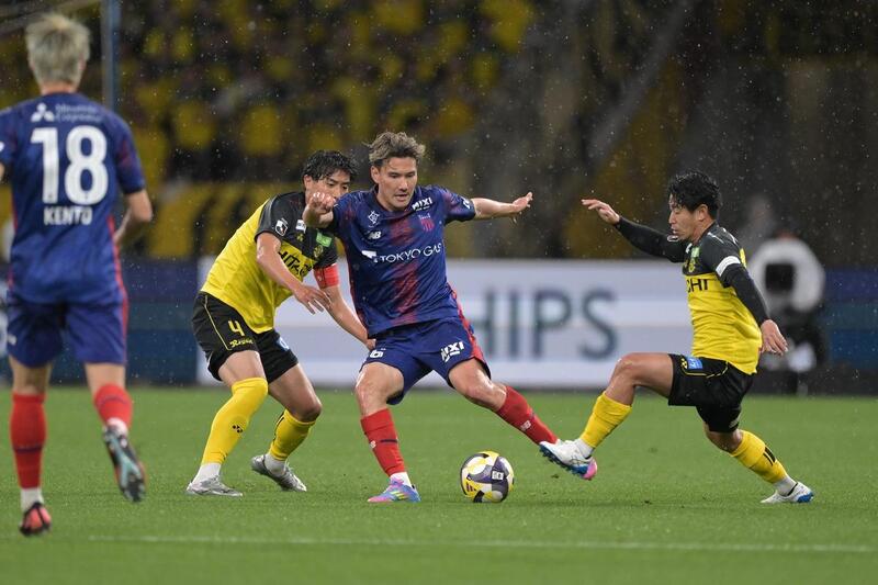 Kashiwa Reysol vs Vissel Kobe - Quyết chiến vì ngôi đầu