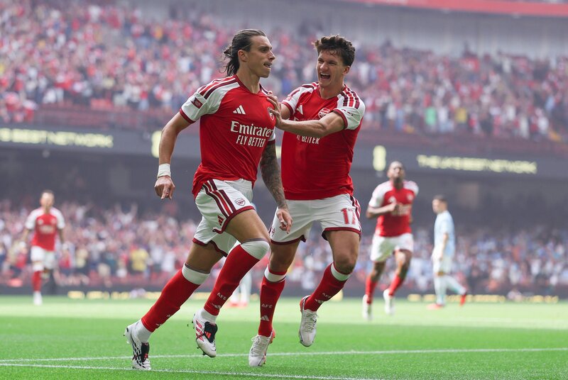 Arsenal vs Coventry - Sức mạnh hủy diệt của nhà vô địch
