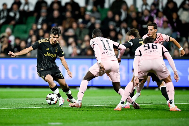 Frosinone vs Juventus - Lão Phu Nhân ra quân thuận lợi