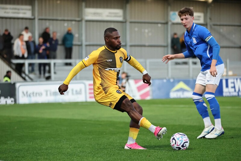Tamworth vs Sutton United - Tận dụng thời cơ